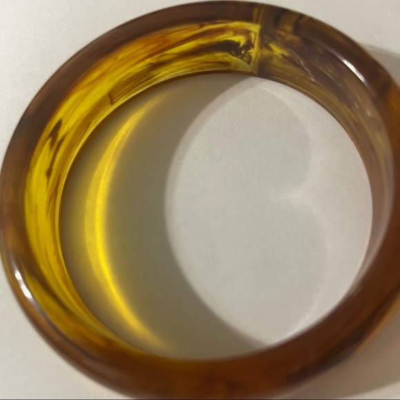 Apple Juice Bakelite Vintage Bangle - Picture 4 of 10